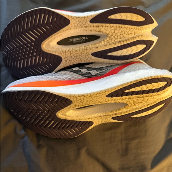 Saucony White and Orange Endorphin Pro 4s - Picture 4 of 4